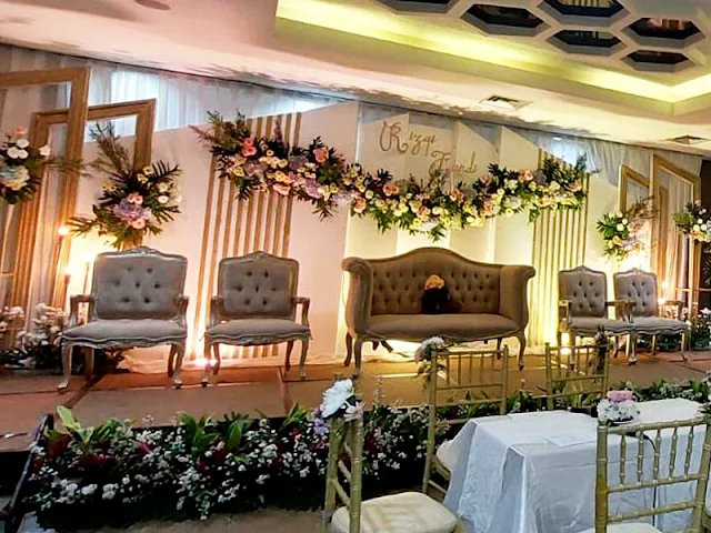 Back drop pernikahan pelaminan modern minimalis murah